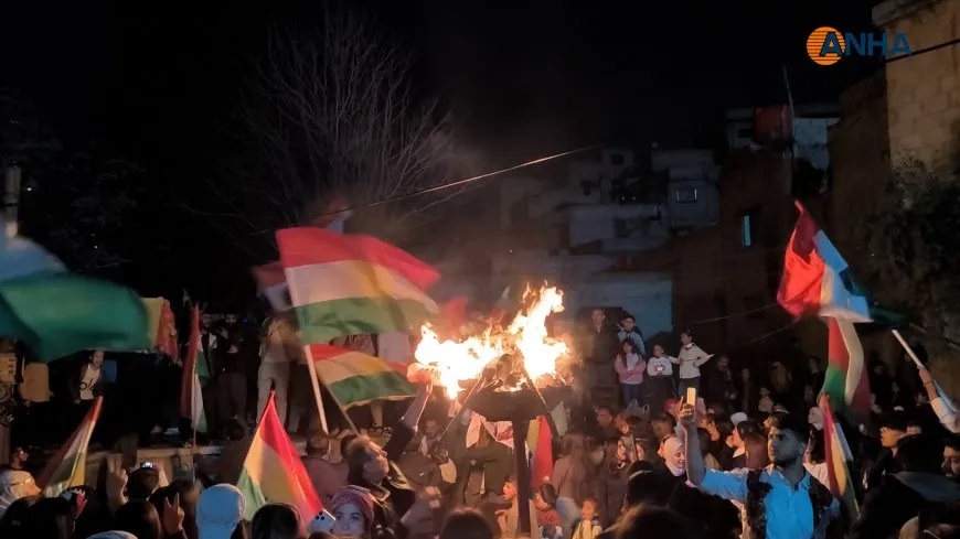 Kurdên li Şamê agirê Newrozê vêxistin
