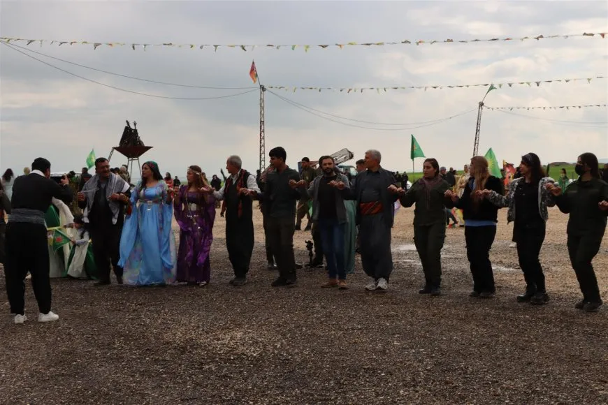 Gel diherike qadên Newrozê