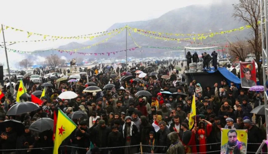 Newroza Qendîlê bi tevlîbûna hezaran kesî dest pê kir