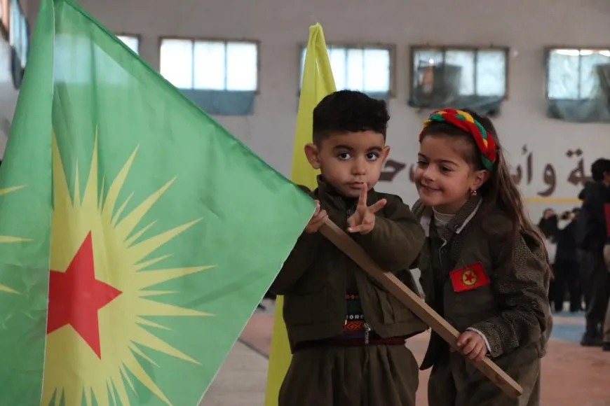 Li Amûdê hêzên ewlekariyê Newroz pîroz kir