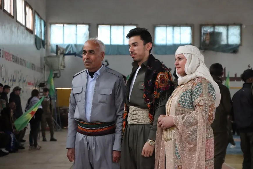 Li Amûdê hêzên ewlekariyê Newroz pîroz kir