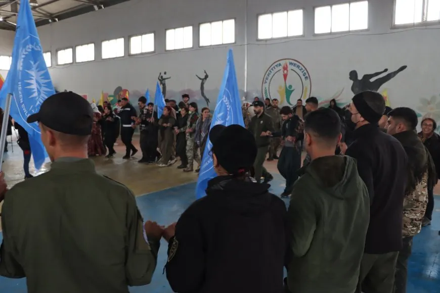 Li Amûdê hêzên ewlekariyê Newroz pîroz kir