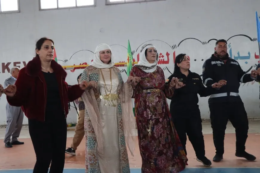 Li Amûdê hêzên ewlekariyê Newroz pîroz kir