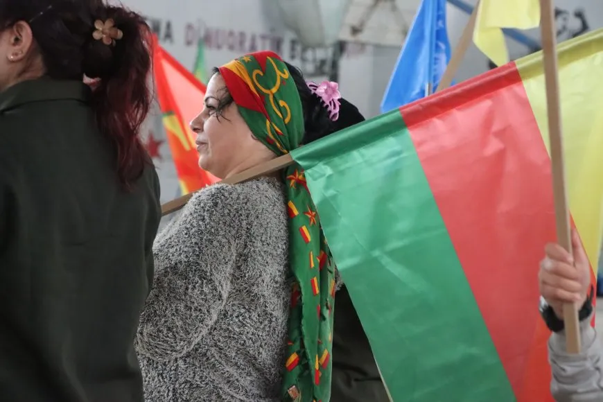 Li Amûdê hêzên ewlekariyê Newroz pîroz kir