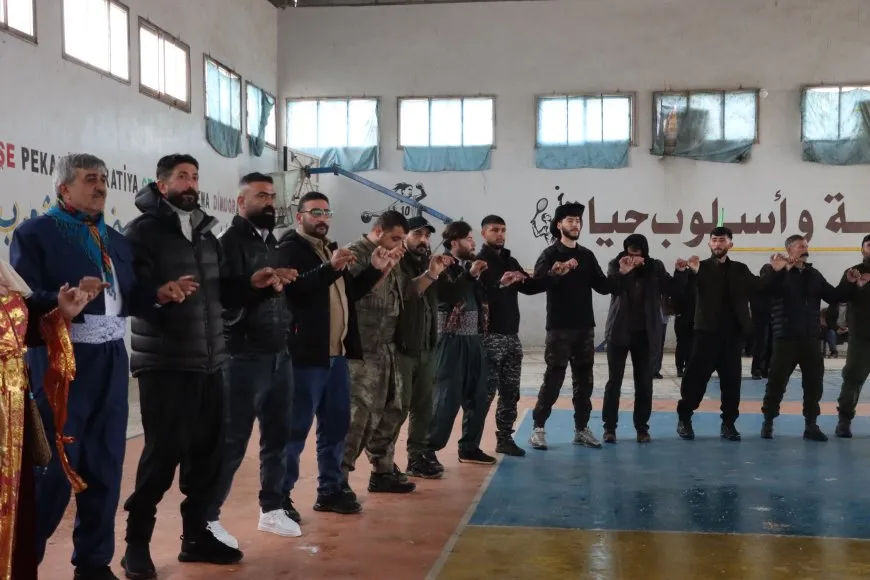 Li Amûdê hêzên ewlekariyê Newroz pîroz kir