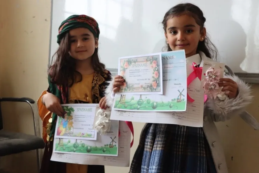 Li Kobanê xwendekaran karnameyên xwe wergirtin