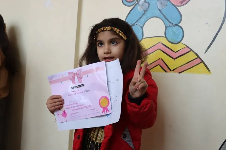 Li Kobanê xwendekaran karnameyên xwe wergirtin