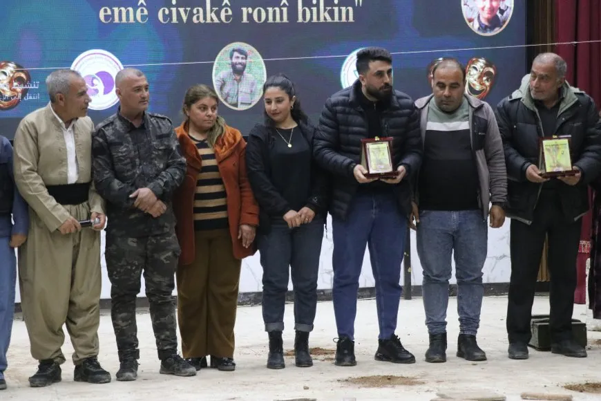 Bi boneya Roja Şanoyê şano hat pêşandan