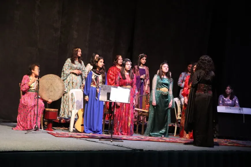 Li Qamişloyê bi pêşkêşkirina şanoyan şehîd Yekta Herekol hat bibîranîn