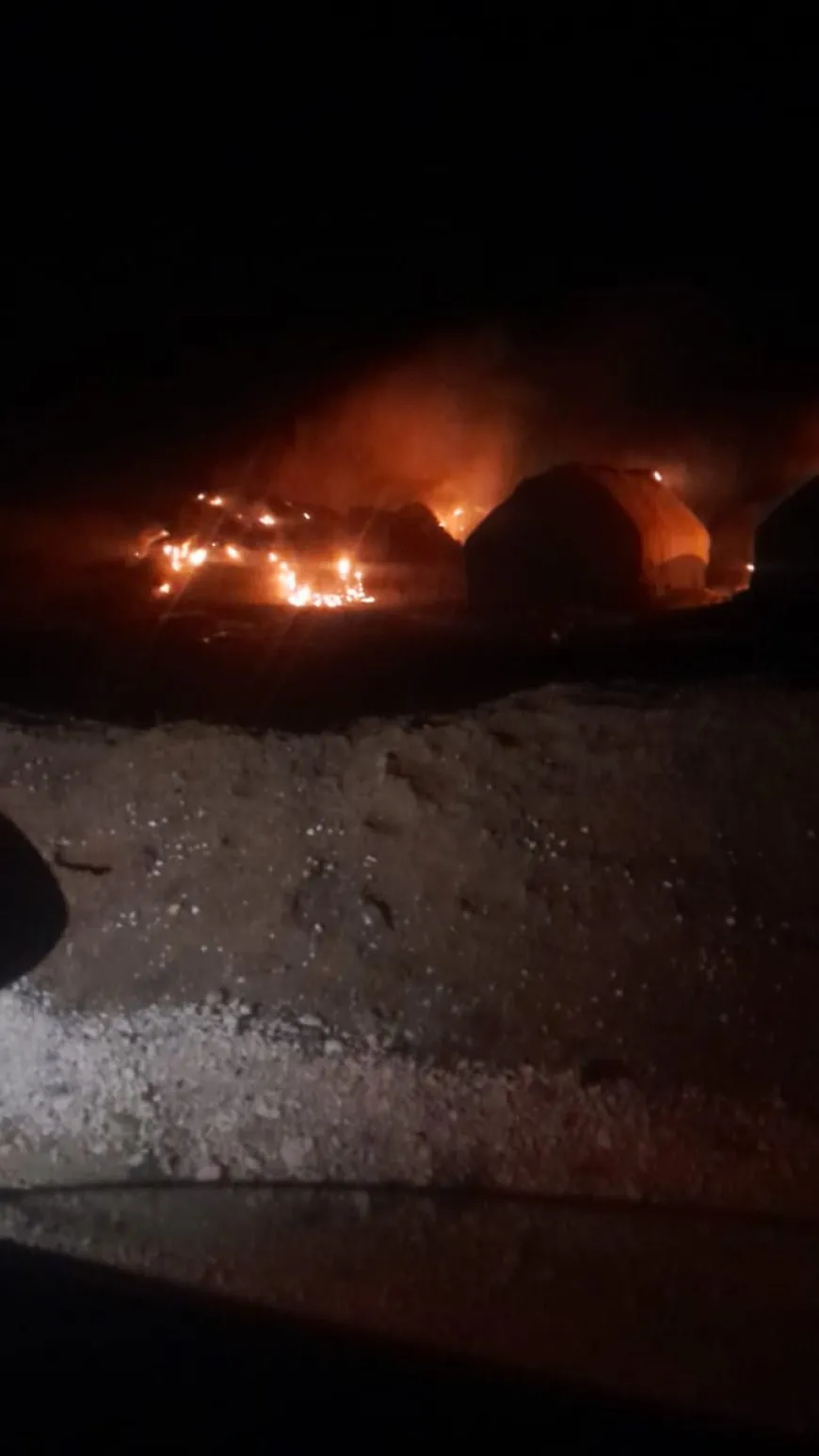 Piştî êrişa li ser baregeha koalîsyonê embarek genim şewitî