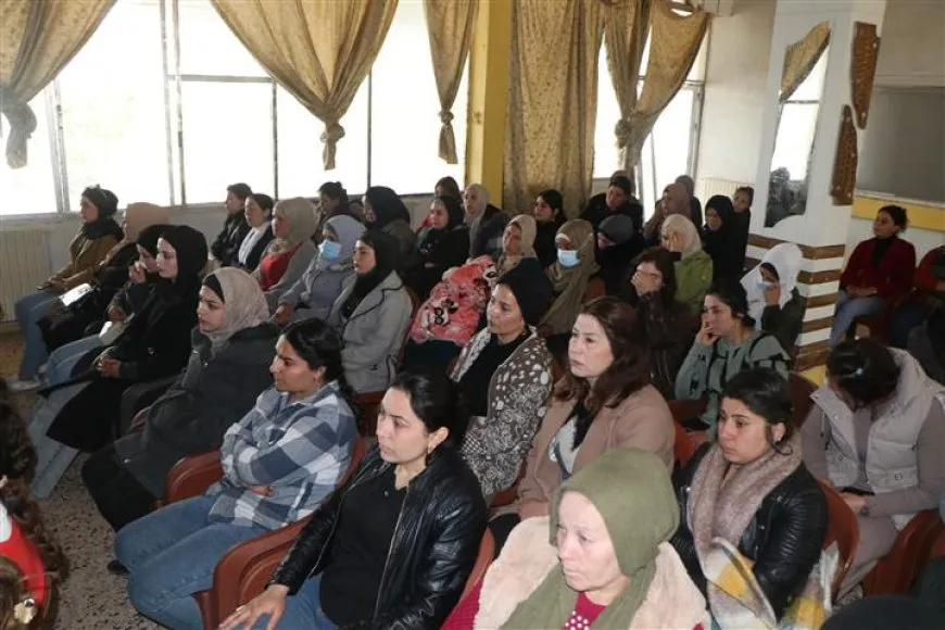 PYD'ê bi boneya Hefteya Lehengiyê civînek li dar xist