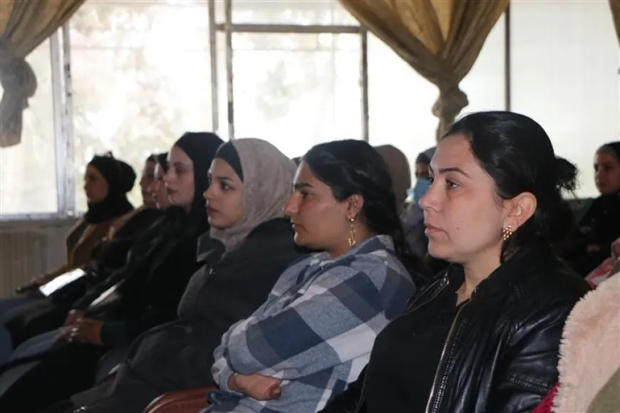 PYD'ê bi boneya Hefteya Lehengiyê civînek li dar xist