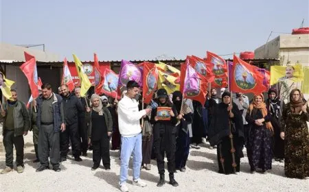 Malbatên şehîdan sansurkirina wêneyê Rêber Abdullah Ocalan şermezar kir