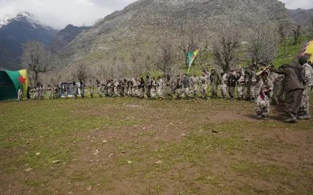 Gerîlayan rojbûna Rêber Apo pîroz kirin