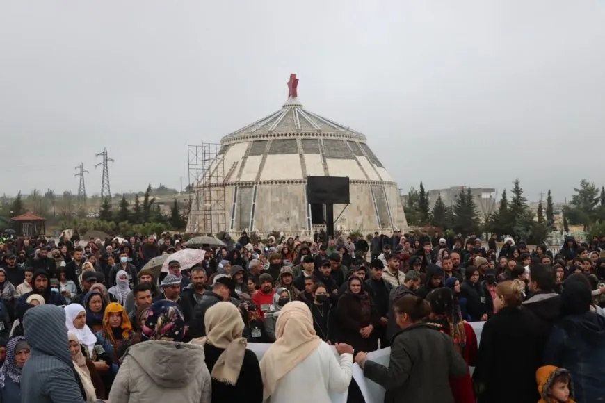 Li Kobanê merasîma 3 şehîdên YPJ`ê