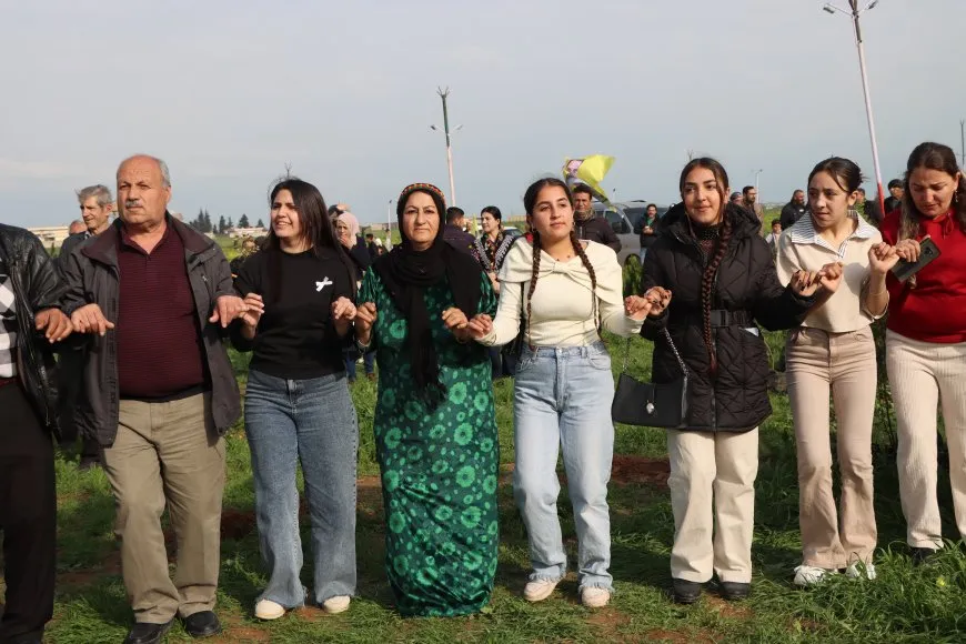 Kongra Star Rojbûna Rêber Apo bi çandina daran pîroz kir