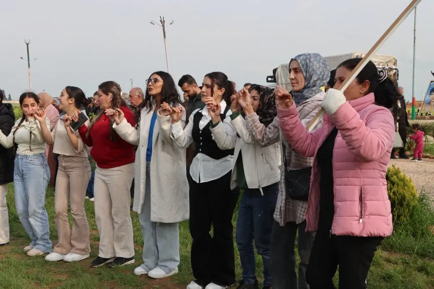 Kongra Star Rojbûna Rêber Apo bi çandina daran pîroz kir