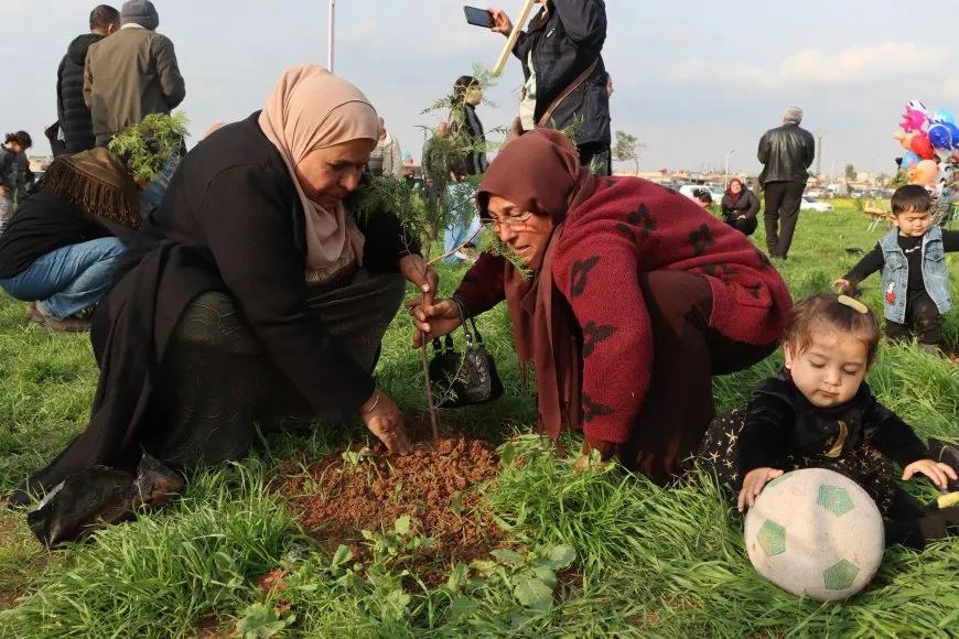 Kongra Star Rojbûna Rêber Apo bi çandina daran pîroz kir