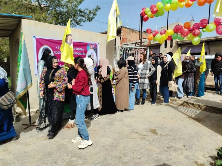 Li gelek bajaran dar hatin çandin û pêşangeheke pirtûkan hat vekirin