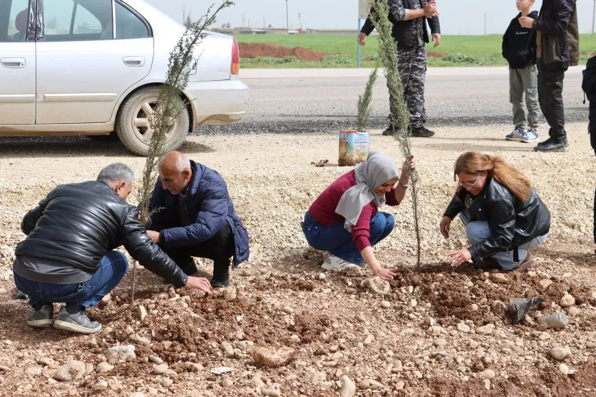 Li gelek bajaran dar hatin çandin û pêşangeheke pirtûkan hat vekirin