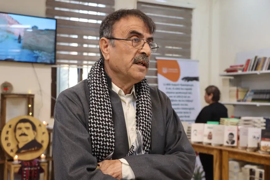 Pêşangeha Pirtûkên Rêber Abdullah Ocalan bi şevbêrka helbestan bi dawî bûn