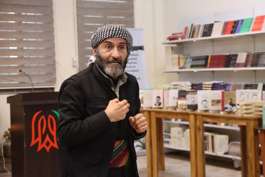 Pêşangeha Pirtûkên Rêber Abdullah Ocalan bi şevbêrka helbestan bi dawî bûn