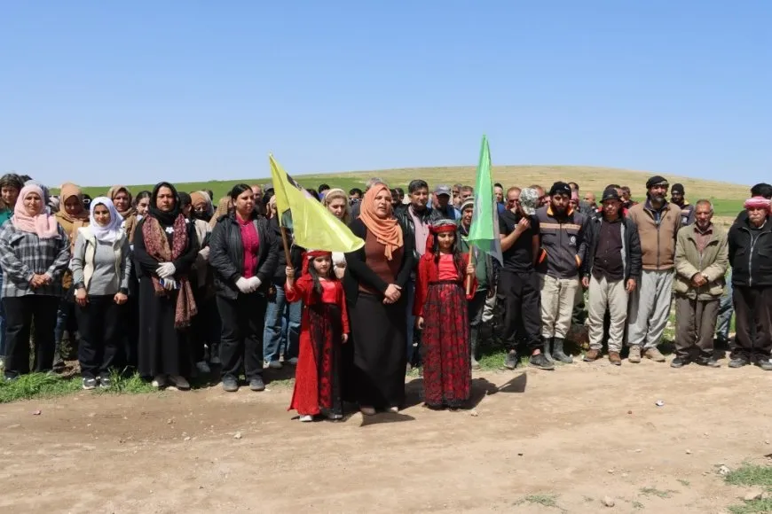 Şaredariya Kobanê bi boneya 4'ê Nîsanê  dar çandin