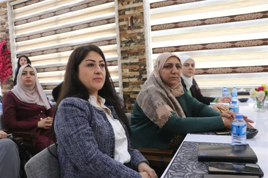 Îlham Ehmed bi Hind Qebewat re dosyaya dîlgirtiyan û rola jinan nîqaş kir