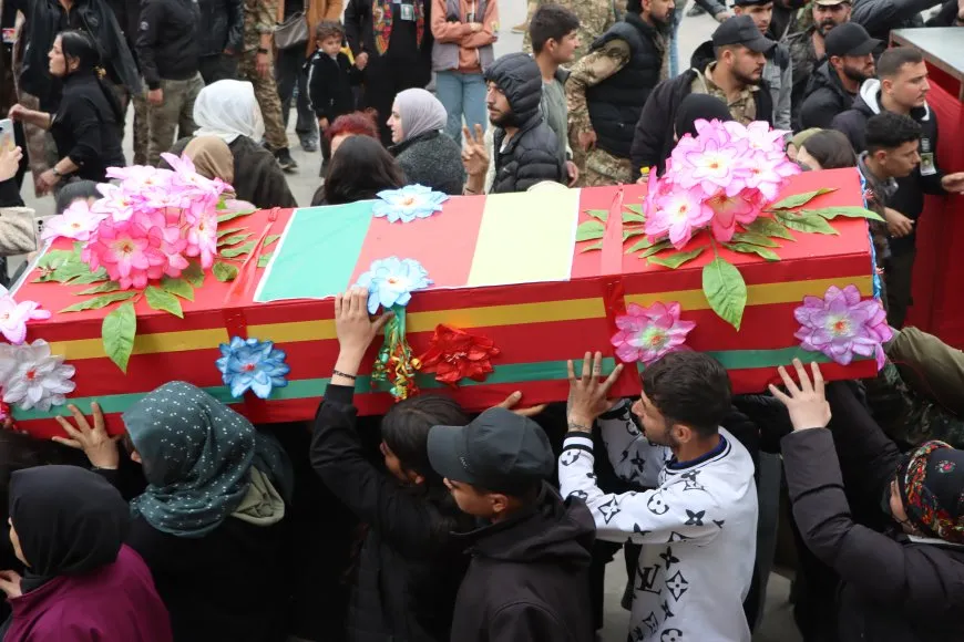 Li Qamişloyê 5 şehîd hatin oxirkirin û merasîma xiyabî ya 8 şehîdan pêk hat