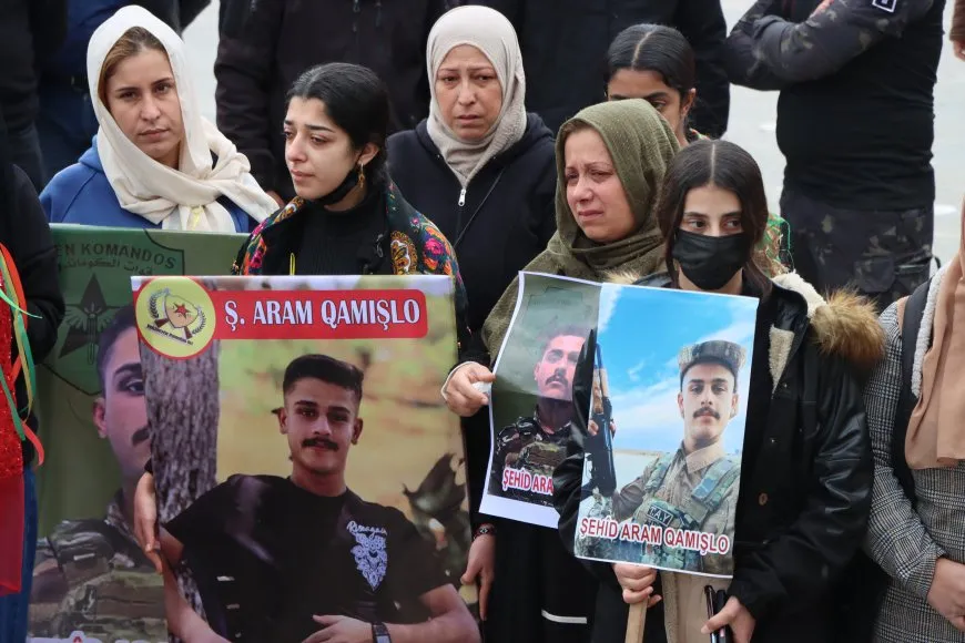 Li Qamişloyê 5 şehîd hatin oxirkirin û merasîma xiyabî ya 8 şehîdan pêk hat