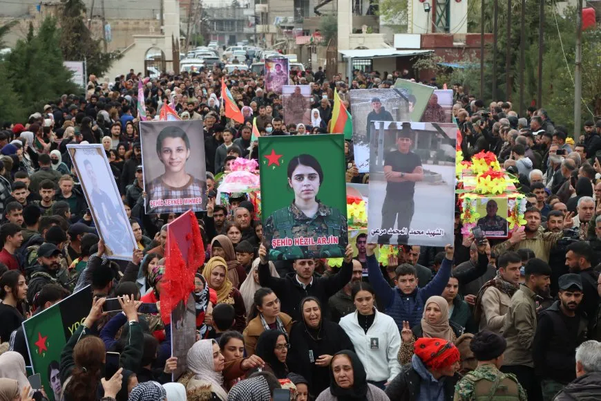 Li Qamişloyê 5 şehîd hatin oxirkirin û merasîma xiyabî ya 8 şehîdan pêk hat