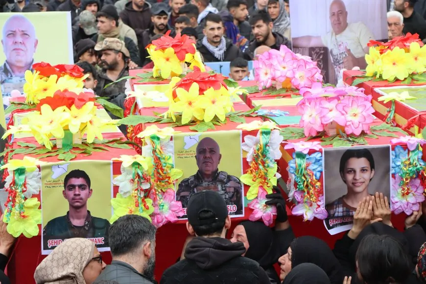 Li Qamişloyê 5 şehîd hatin oxirkirin û merasîma xiyabî ya 8 şehîdan pêk hat