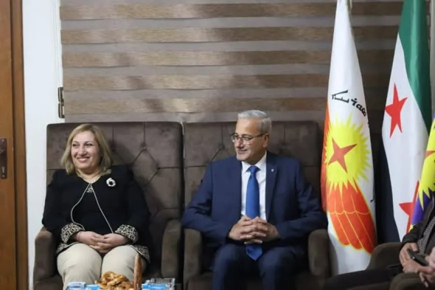 Rêveberiya Xweser cejna Paskalayê pîroz kir
