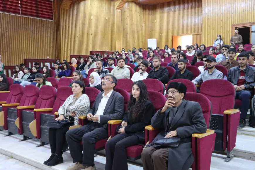 Li Zanîngeha Rojava li ser entegrasyonê semînerek hat dayîn