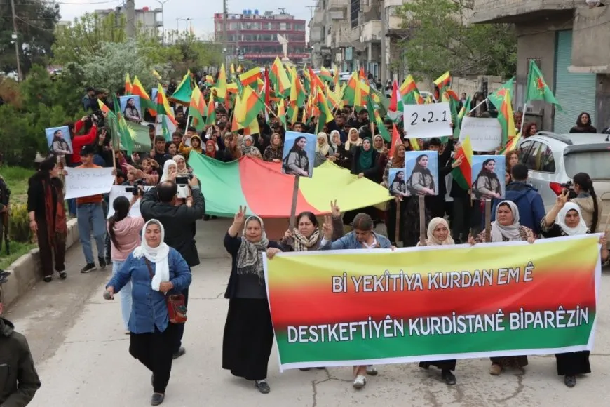 Li Kobanê meşa li dijî êrişan