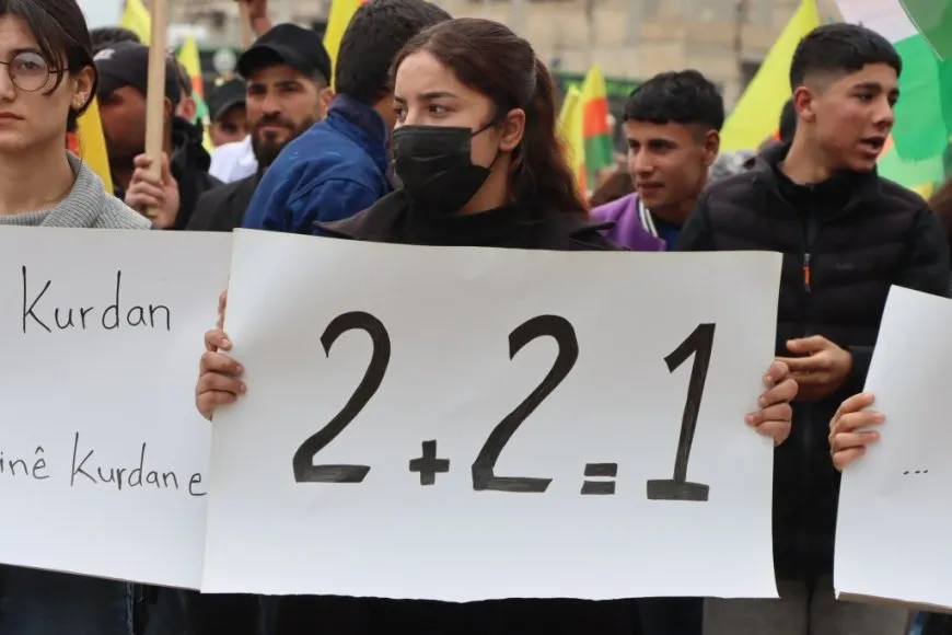 Li Kobanê meşa li dijî êrişan