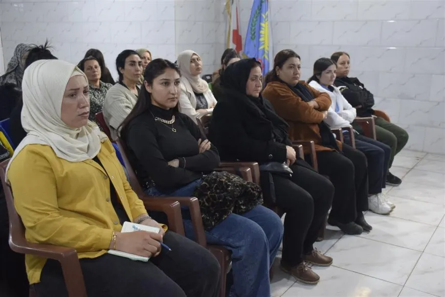Kongra Star li bajarê Dirbêsiyê civîn li dar xist
