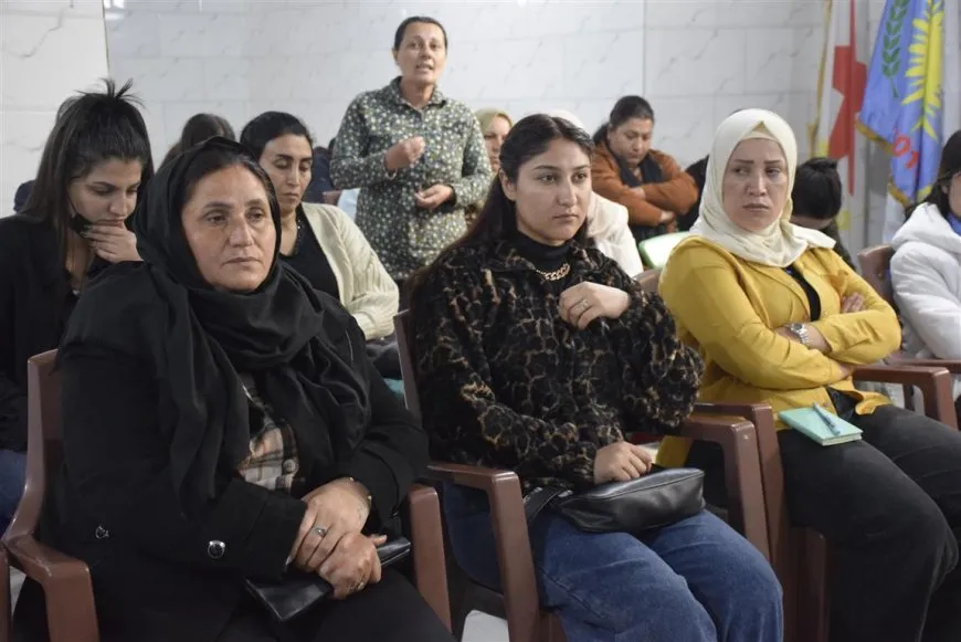 Kongra Star li bajarê Dirbêsiyê civîn li dar xist