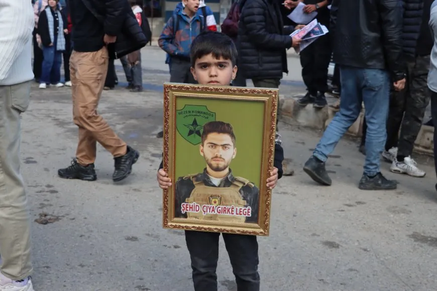 Malbatan daxwaza aşkerakirina aqûbeta zarokên xwe yên dîlgirtî kir