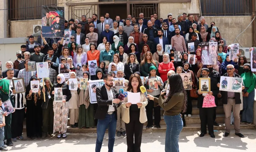 Yekitiya Parêzeran li aqûbeta dîlgirtiyan pirsî