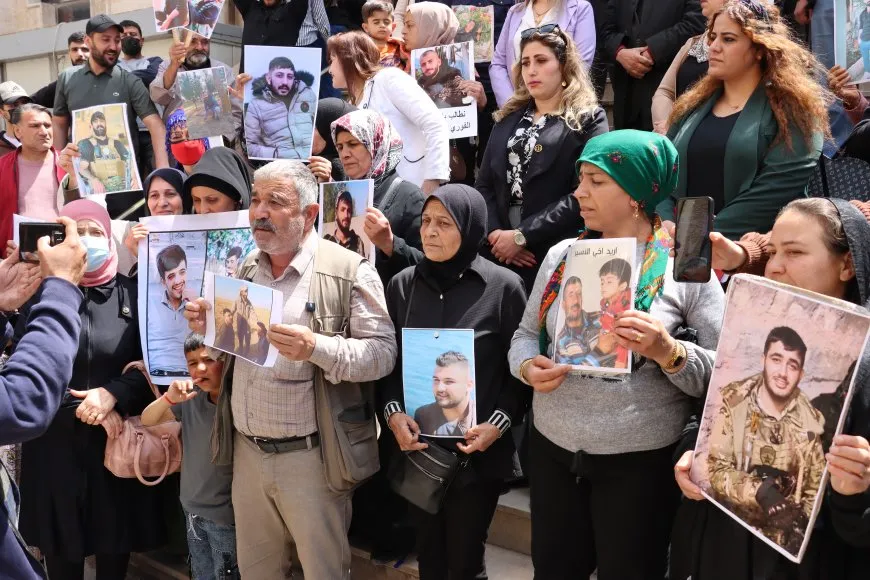 Yekitiya Parêzeran li aqûbeta dîlgirtiyan pirsî