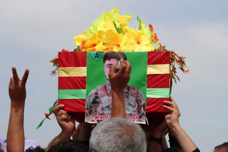 Li Kobanê merasîma 4 şehîdan pêk hat