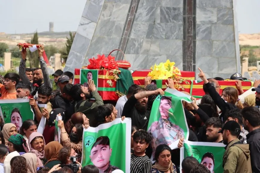 Li Kobanê merasîma 4 şehîdan pêk hat