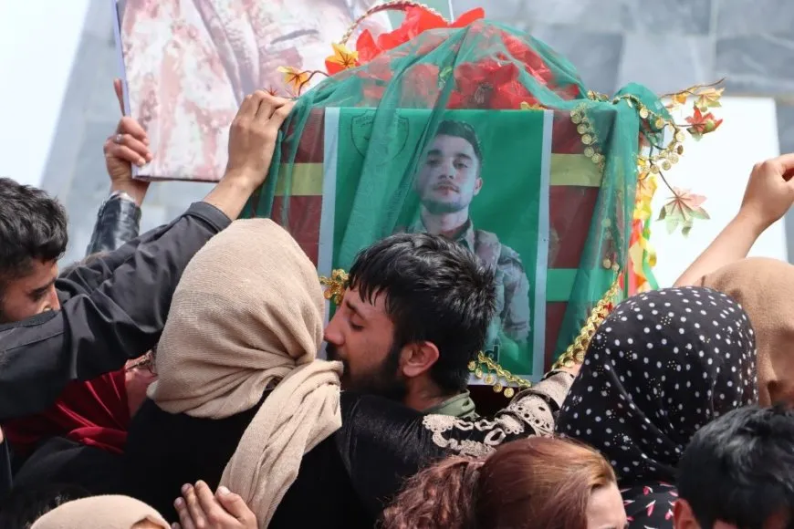 Li Kobanê merasîma 4 şehîdan pêk hat