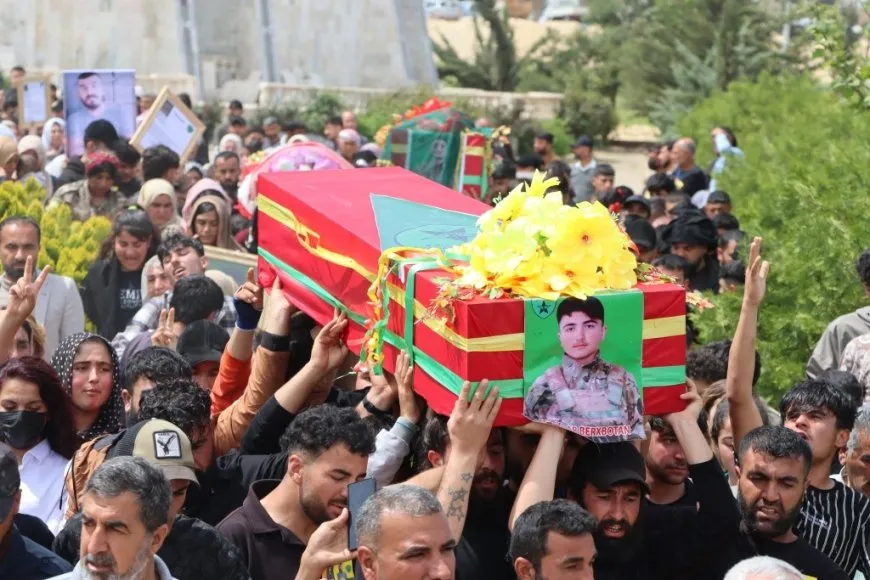Li Kobanê merasîma 4 şehîdan pêk hat