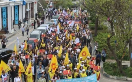 Li Bakurê Kurdistan û Tirkiyeyê 1ˊê Gulanê hat pîrozkirin