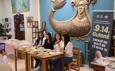 Di pêşangeha Pirtûkên Kurdî de pirtûka "Pencereya Pêşîn" hat îmzekirin