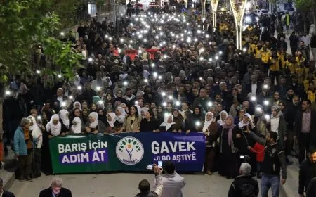 Li gelek bajarên bakurê Kurdistanê meşa 'Gavek ji bo Aştiyê'