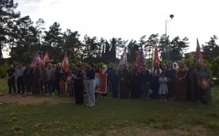 Malbatên Şehîdan li Til Temirê guhertina navên dibistanan şermezar kir