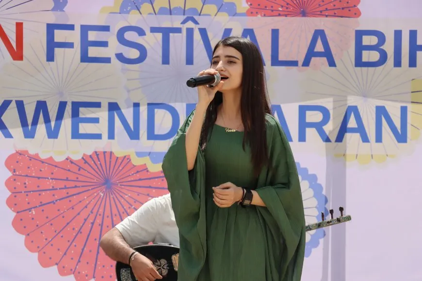 Festîvala Biharê ya Xwendekarên Zanîngeha Rojava dest pê kir